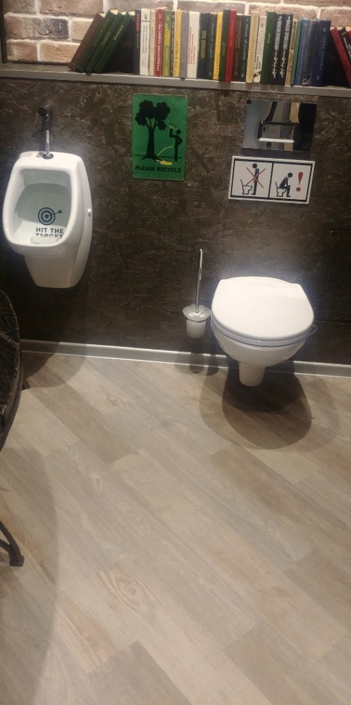 укладка плитки в туалете